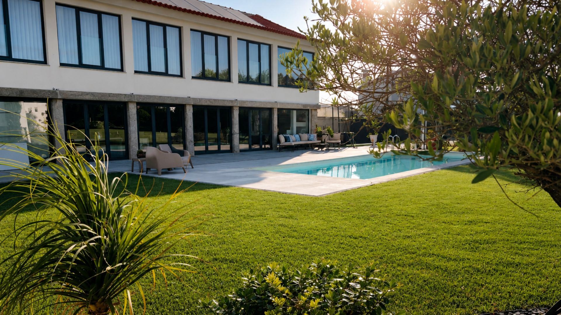 Celeiro do Carvalho com piscina e jardim
